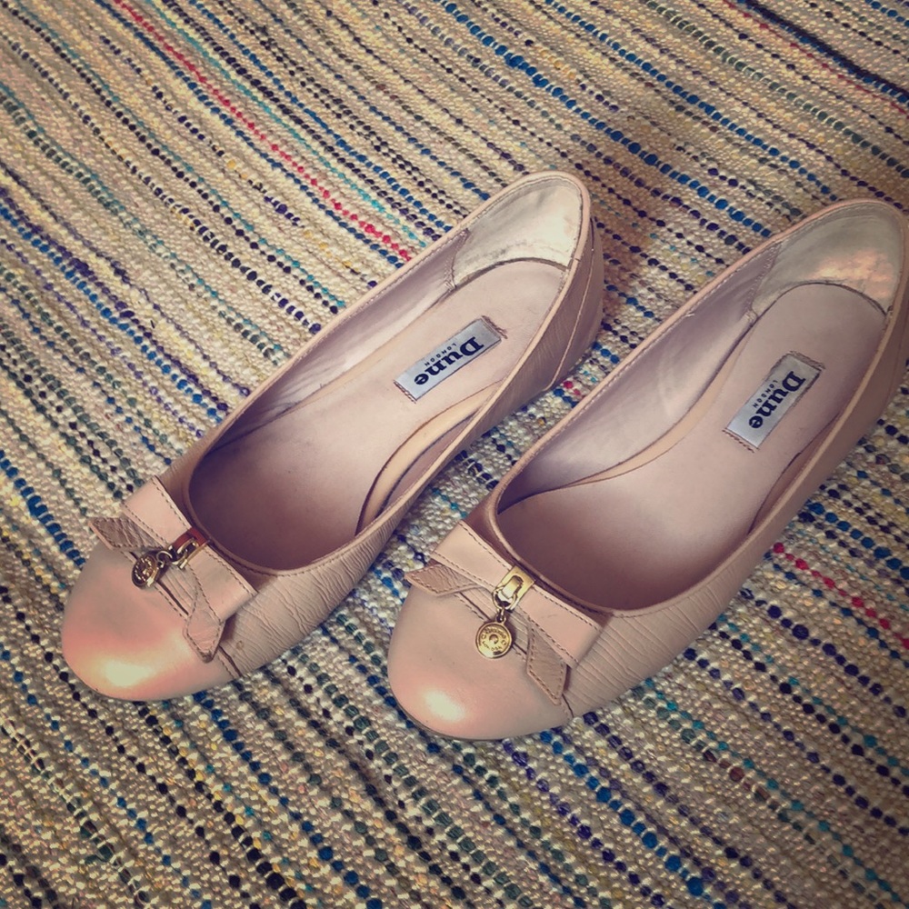 Dune ballet flats